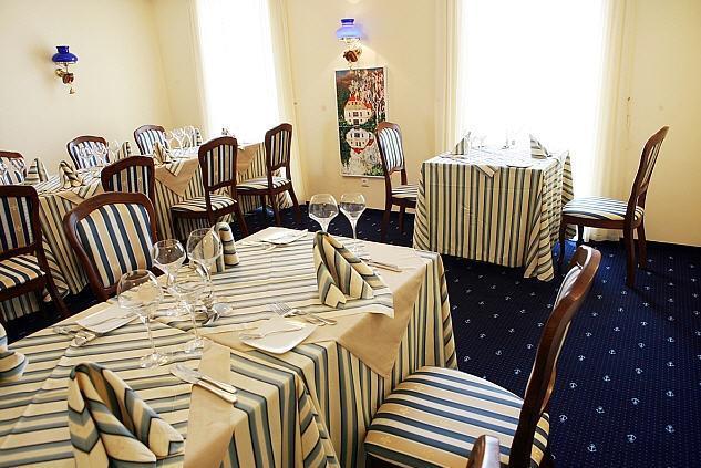 Guest House Birutes Uostas ซเวนตายิ ภายนอก รูปภาพ