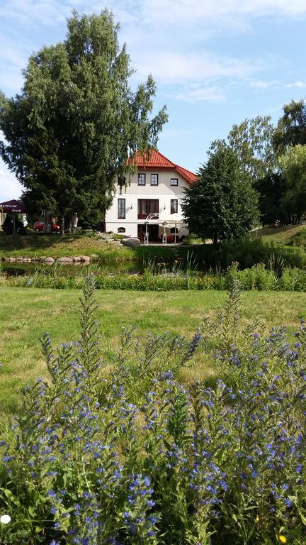 Guest House Birutes Uostas ซเวนตายิ ภายนอก รูปภาพ