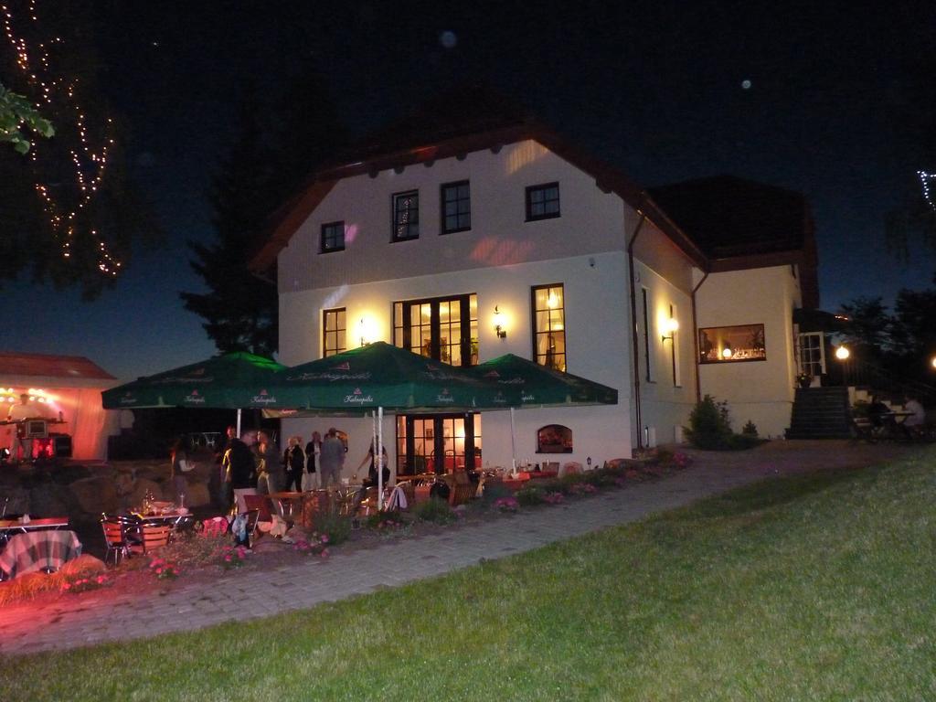 Guest House Birutes Uostas ซเวนตายิ ภายนอก รูปภาพ