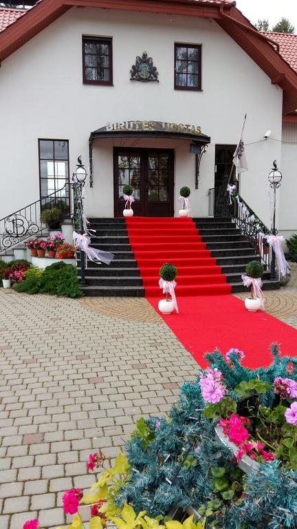 Guest House Birutes Uostas ซเวนตายิ ภายนอก รูปภาพ
