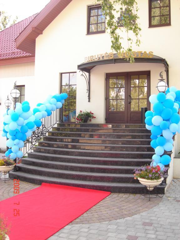 Guest House Birutes Uostas ซเวนตายิ ภายนอก รูปภาพ